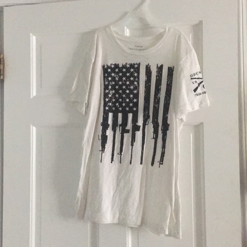 Grunt style American rifle flag tee size large